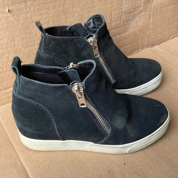 Steve Madden " wedgie" sneaker - Picture 2 of 7